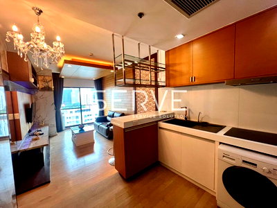 Condos for sale : Hot Price !! Newly Renovated 1 Bed with Bathtub Unit BTS Phrom Phong 200 m. / Condo For Sale-Noble Refine