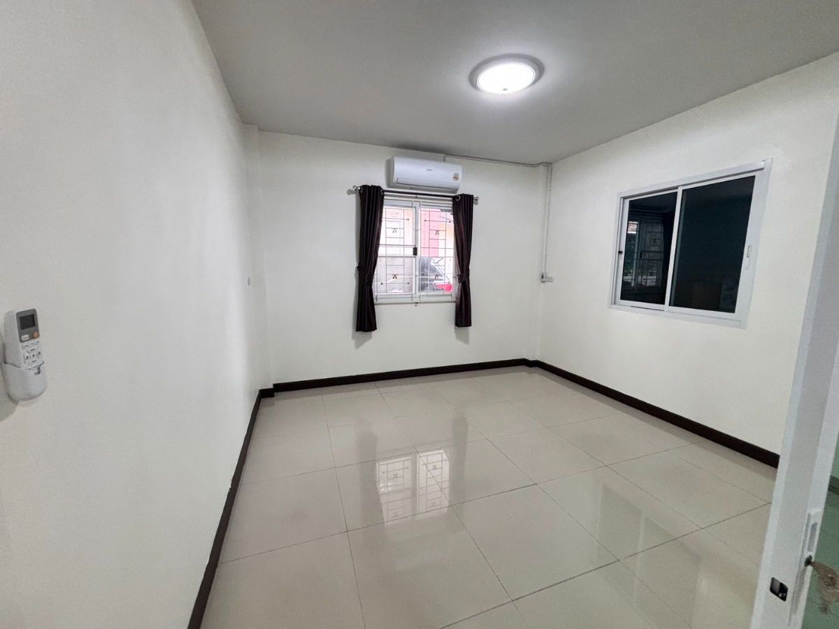 รูป ให้เช่าบ้านเดี่ยว 2 ชั้น ศรีราชา - รูปที่ 15/43