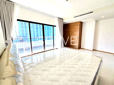 ขายคอนโด : 2 Beds with Bathtub Large Room Good Location BTS Phaya Thai 200 m. / For Sale-Noble Revent