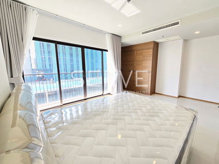 2 Beds with Bathtub Large Room Good Location BTS Phaya Thai 200 m. / For Sale-Noble Revent