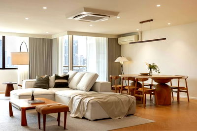 เช่าคอนโด BTS ทองหล่อ : +++เช่าด่วน+++ The Habitat Sukhumvit 53 ใกล้ BTS ทองหล่อ** 3 ห้องนอน 256 ตร.ม. พร้อมเข้าอยู่!!