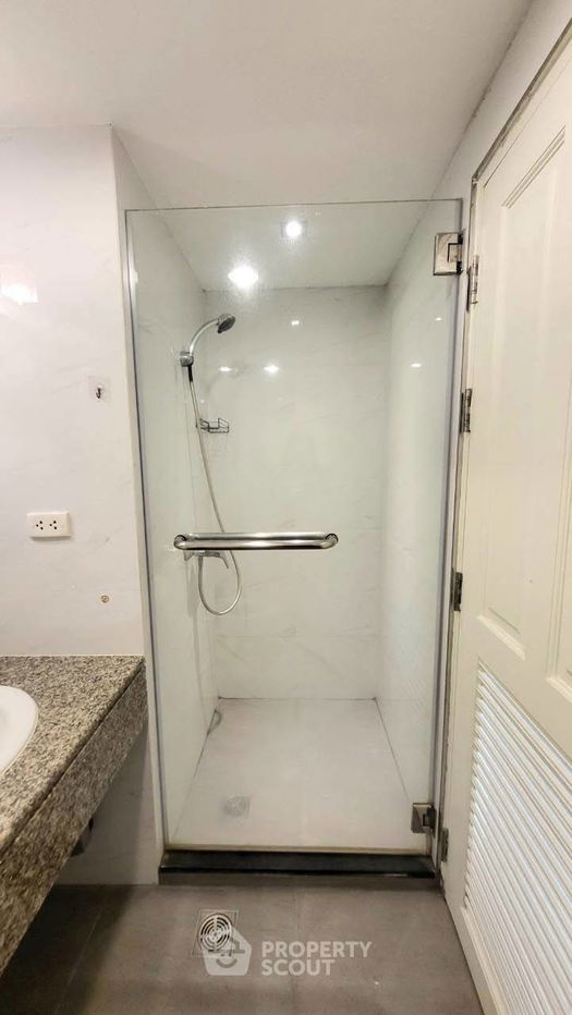 picture 2-BR Condo at Bangkok Garden in Chong Nonsi (ID 2329685) - 17/22