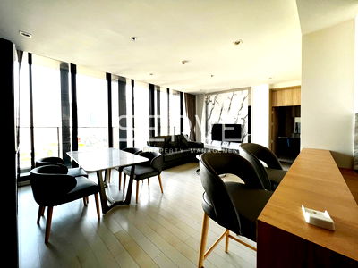ขายคอนโด : Combine 3 Beds 3 Baths (Bathtub) Perfect Location & Center Ploenchit Directly connecting to BTS-Noble Ploenchit