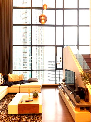 ขายคอนโด : Duplex 3 Beds 3 Baths with Bathtub Nice Decorate High Fl 20+ Close to MRT Thailand Cultural Centre-IVY Ampio