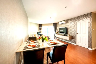 ขายคอนโด : Nice Room 3 Beds with Bathtub Large Unie Good Location MRT Phra Ram 9  500 m. and CentralPlaza-Belle Grand Rama 9