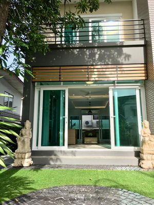 picture FOR RENT WATTANA NIWET SUTTHISAN / 4 bedrooms 4 bathrooms / 70 Sqw. 300 Sqm. **110,000** CLOSE TO MRT SUTTHISAN - 14/14
