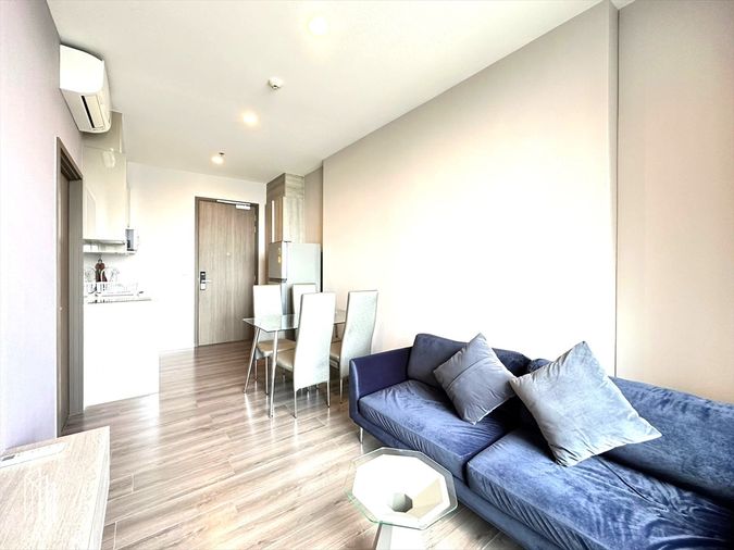 Condo for RENT *** Whizdom Essence ** 1 Bed ห้องชั้นสูง 20+ city view, ready to move-in @20,000 Baht