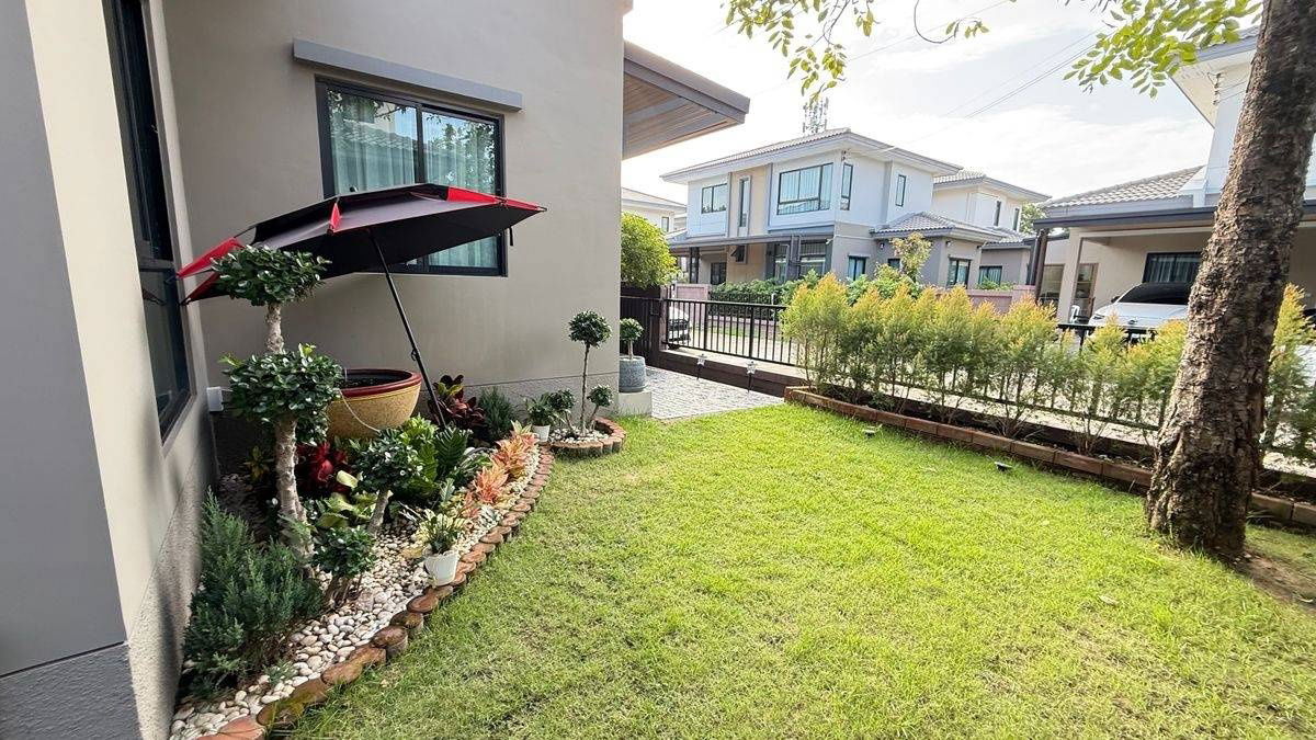 picture Casa Ville Pracha Uthit 90  Single-family home for sale in a prime location. - 3/7