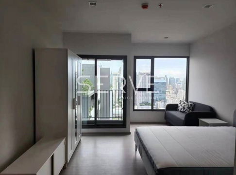 Studio with Partition Good Location Close To MRT Rama 9 -Life Asoke Rama 9