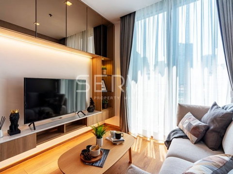 Hot Price 1 Bed with Bathtub Modern Style New Condo Close to BTS Phrom Phong 500 m./ Condo For Rent -Noble BE33