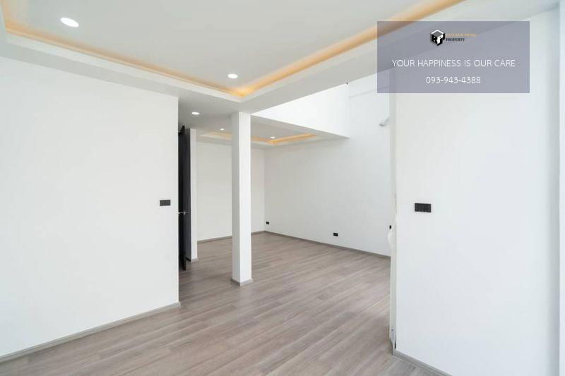 รูป Townhome 3 ชั้น ซอยสุขุมวิท 15 ทำเลดี เพียง 1 นาทีถึง โรงเรียนนานาชาติ NIST และ 5 นาที ถึง BTS อโศก #2025093012125 - รูปที่ 3/15