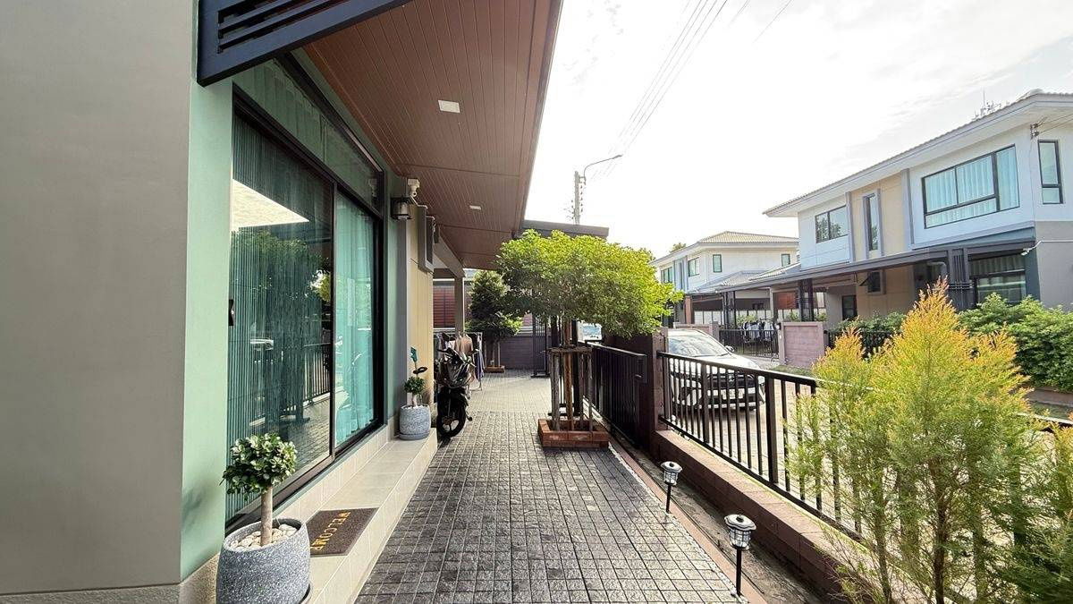 picture Casa Ville Pracha Uthit 90  Single-family home for sale in a prime location. - 2/7