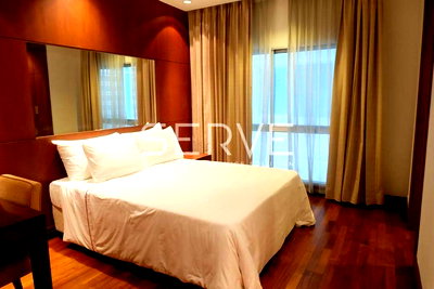 Condos for rent : 3 Bed For Rent Good Location Good viwe Close To BTS  Chitlom-Royal Residence Park