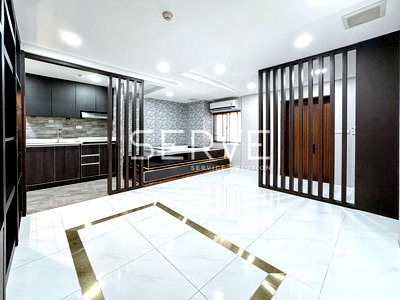 ขายคอนโด : 1 Bed Unit For Sale Good Location Close  MRT Sutthisan-The Kris Ratchada