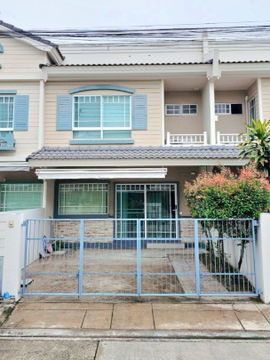 [For Sale] Townhome Indy 2 Bangna KM.7, good location behind Mega Bangna. Just a few steps to the Clubhouse and gardens.