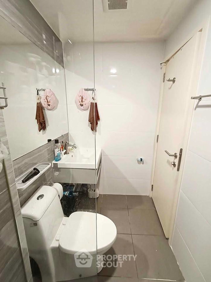 picture 1-BR Condo At Knightsbridge Phaholyothin Interchange (ID 2329847) - 14/15