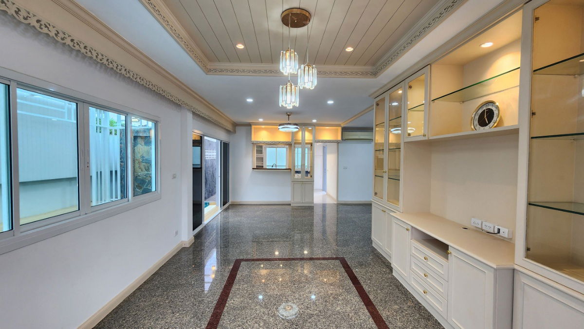 picture 🏡 For sale: newly renovated, beautiful and luxurious detached house with private swimming pool! Supalai Orchid Park Village, Watcharapol  - 5/18