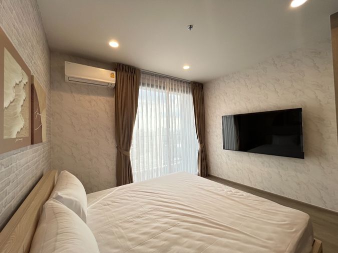 คอนโดให้เช่า The Crown Residences ห้องตกแต่งครบ วิวสวน ใกล้ MRT ลุมพินี – One Bangkok – Central Dusit