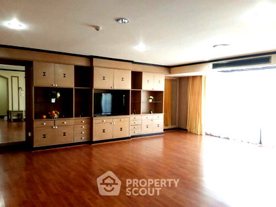Condos for rent : 3-BR Condo at The Waterford Park Sukhumvit 53 (Thong Lor 5) near BTS Thong Lor (ID 883729)