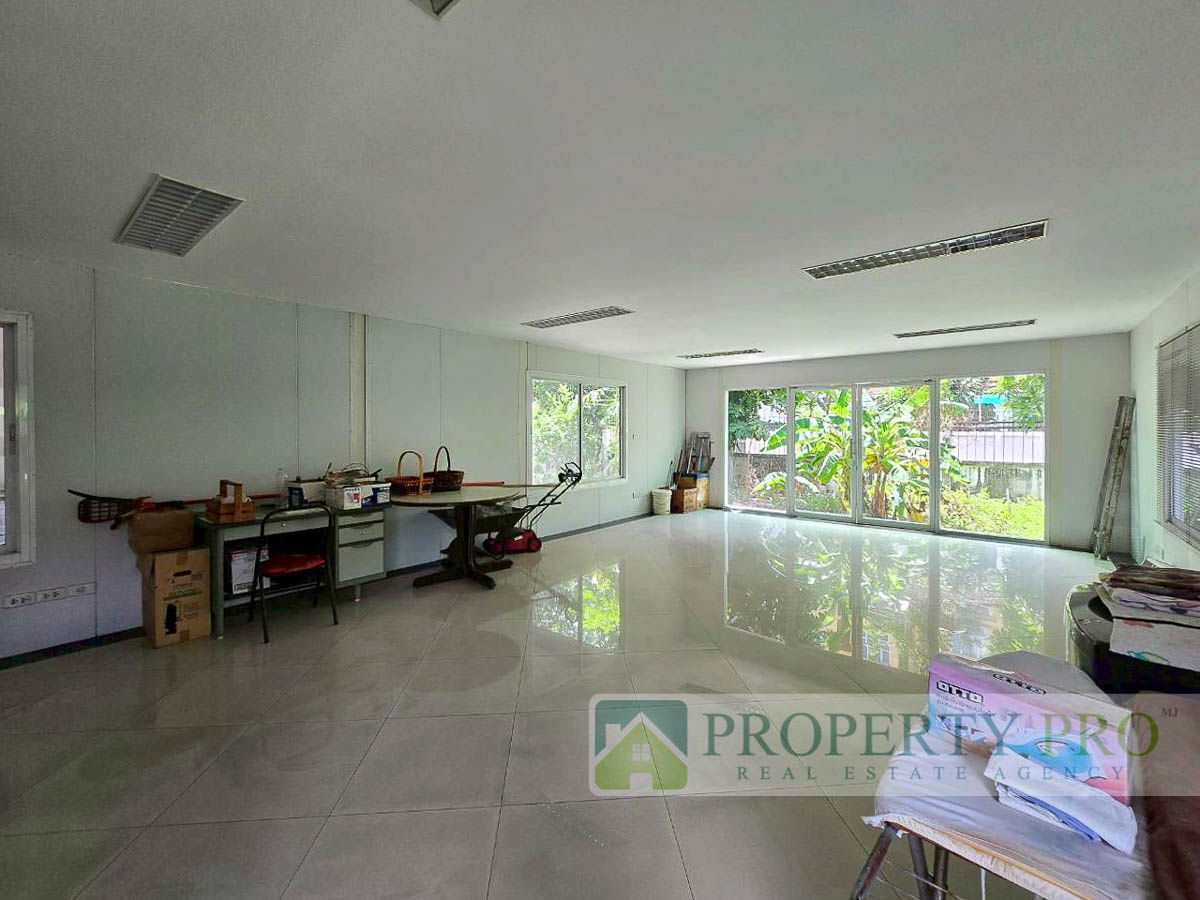 รูป ให้เช่า บ้าน สุขุมวิท 65 บ้านเดี่ยว 2 ชั้น 4 ห้องนอน 208 ตรว 365 ตรม พื้นที่เยอะ ทำออฟฟิศได้ ใกล้ BTS เอกมัย พระโขนง ทองหล่อ ปรีดี : MJ25R-020 - รูปที่ 3/24