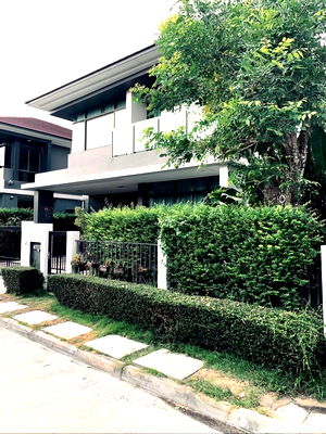 เช่าบ้านเดี่ยว กรุงเทพมหานคร : ให้เช่าบ้านเศรษฐสิริ กรุงเทพกรีฑา 1 (Setthasiri-Krungthep Kreetha 1)  อยู่ซอยประชาร่วมใจ รามคำแหง 68 ติดถนนใหญ่ศรีนครินทร์-ร่มเกล้า