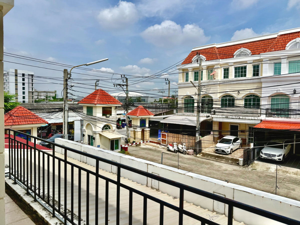 รูป ขายทาวน์โฮม วโรดมเพลส ตรงข้ามซีคอน ศรีนครินทร์ ทำธุรกิจได้ - รูปที่ 3/20