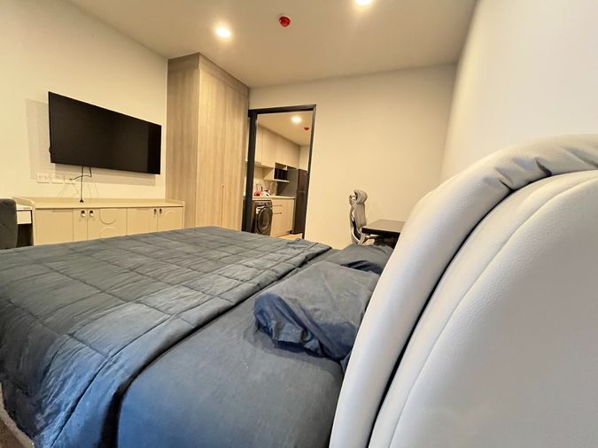 คอนโดให้เช่า The Crown Residences ห้องตกแต่งครบ วิวสวน ใกล้ MRT ลุมพินี – One Bangkok – Central Dusit