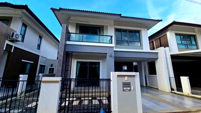 บ้านเดี่ยวให้เช่า : ให้เช่า กาญจน์กนก 𝟏𝟐 เฟส 𝟑 ใกล้ 𝐔𝐂𝐈𝐒, 𝐀𝐁𝐒, 𝐀𝐂𝐈𝐒, 𝐈𝐧𝐭'𝐥 𝐒𝐜𝐡𝐨𝐨𝐥 บ้านเดี่ยวหลังใหญ่ เฟอร์ครบ พร้อมอยู่ T.0946511456