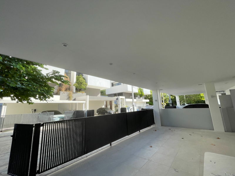 โฮมออฟฟิศให้เช่า : ให้เช่าโฮมออฟฟิศสุดหรู 3.5 ชั้น ARKIN สนามบินดอนเมือง ติดถนนวิภาวดี (หลังมุม ทิศเหนือ)