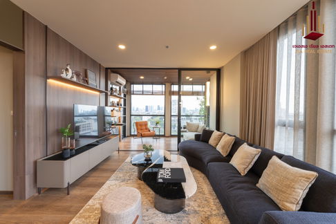 ✨ For Sale: The Issara Sathorn Condo ✨  💰 Only 17,440,000 THB