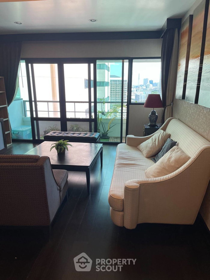 picture 16th-Floor 2-BR At Sathorn Gardens Near MRT Silom (ID 1284912) - 3/7