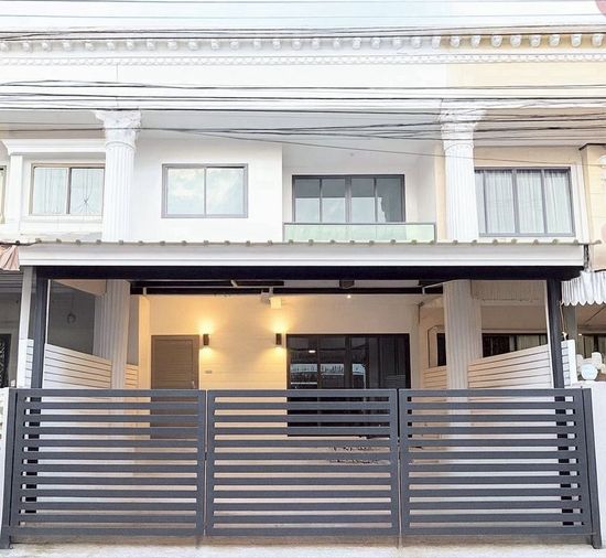 For Sell New Renovate Townhouse  At Sukhumvit 101