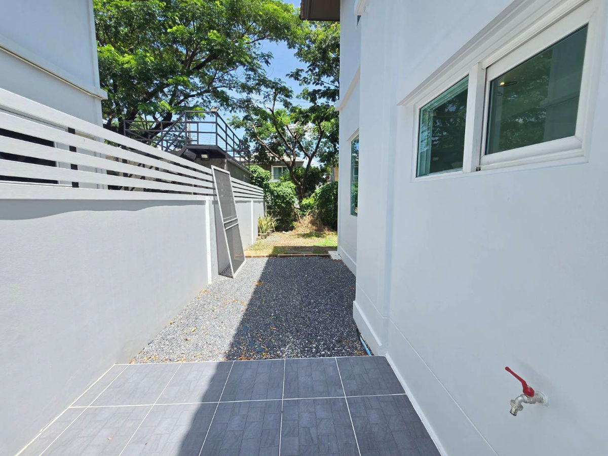 รูป บ้านเดี่ยว ม.ชัยพฤกษ์ ตกแต่งรีโนเวทใหม่ กว้างพร้อมสวนสวย ราคาถูกคุ้ม พร้อมเฟอร์นิเจอร์ ถนนพระยาสุเรนทร์30 ซอยแสงสี คลองสามวา - รูปที่ 11/51