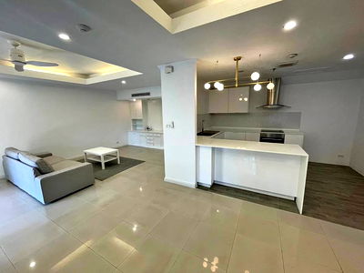 Condos for rent Nonthaburi : 3 Beds 3 Baths - First Floor Apartment with access to swimming pool and playground 