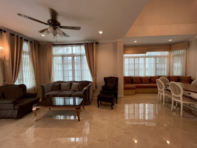 ให้เช่าบ้านเดี่ยว 4 ห้องนอน 350 ตร.ม. 87.5 ตร.ว. แฟนตาเซีย วิลล่า บางนา