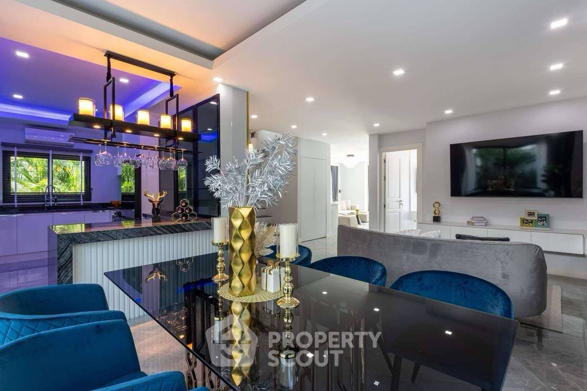 picture 5-BR Villa at View Point Pool Villa Pattaya close to Pattaya (ID 2108496) - 12/31