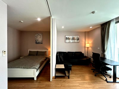 Condos for rent 700 Year Sports Arena Chiang Mai : Ready to move in, Condo for rent, The Nimmana Chiang Mai, with pool view Tel: 098-9690236 (Janny)