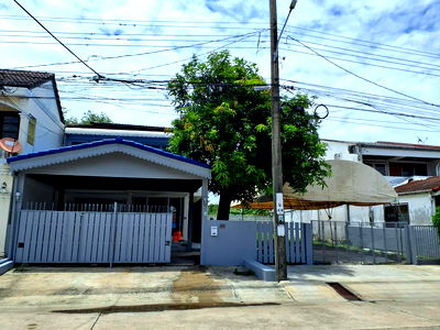 Houses for rent Max Valu Pattanakarn : House for rent near Airport Link Hua Mak, Phatthanakan