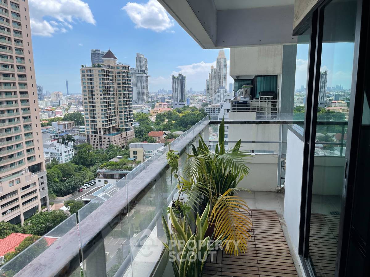 picture 16th-Floor 2-BR At Sathorn Gardens Near MRT Silom (ID 1284912) - 5/7