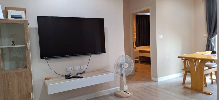 Metro luxe Kaset  with full furnished and big room just by BTS and close with shopping malls 