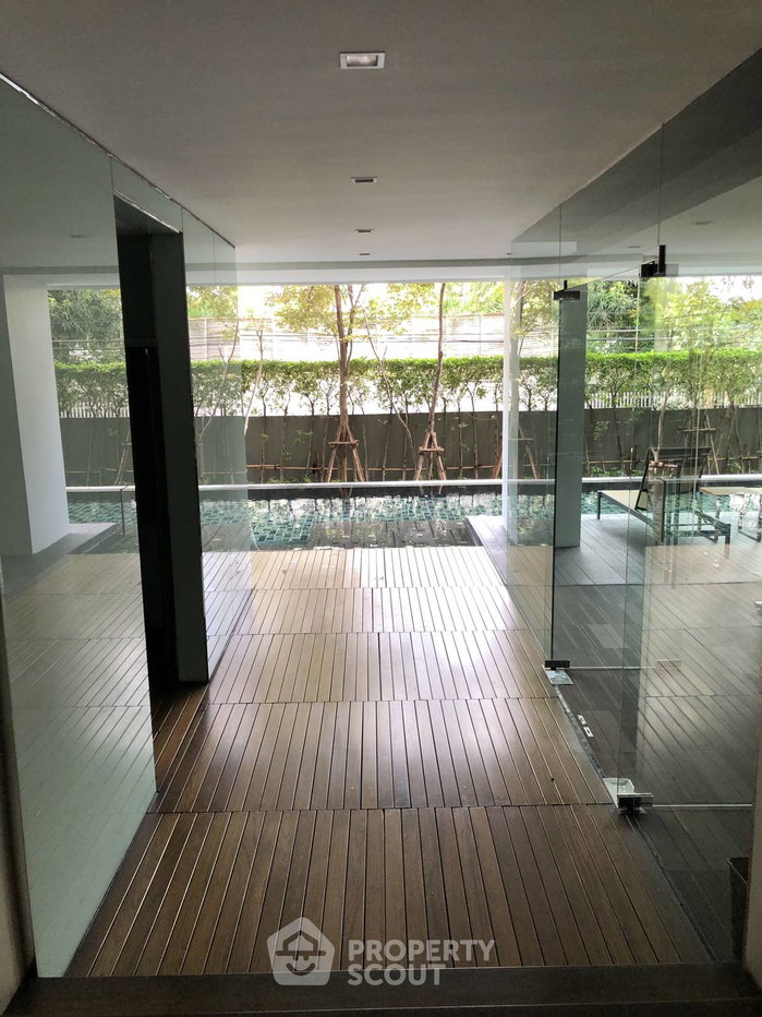 picture Great Value 2-BR Condo At Via 31 Near MRT Sukhumvit (ID 390081) - 9/18