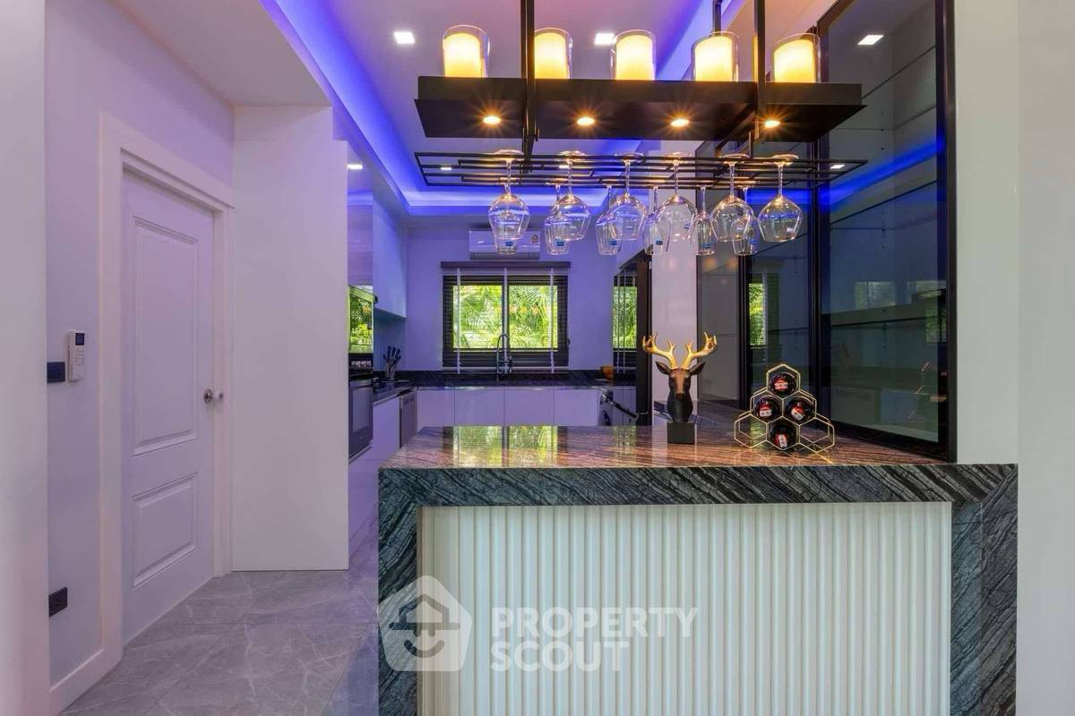 picture 5-BR Villa at View Point Pool Villa Pattaya close to Pattaya (ID 2108496) - 16/31