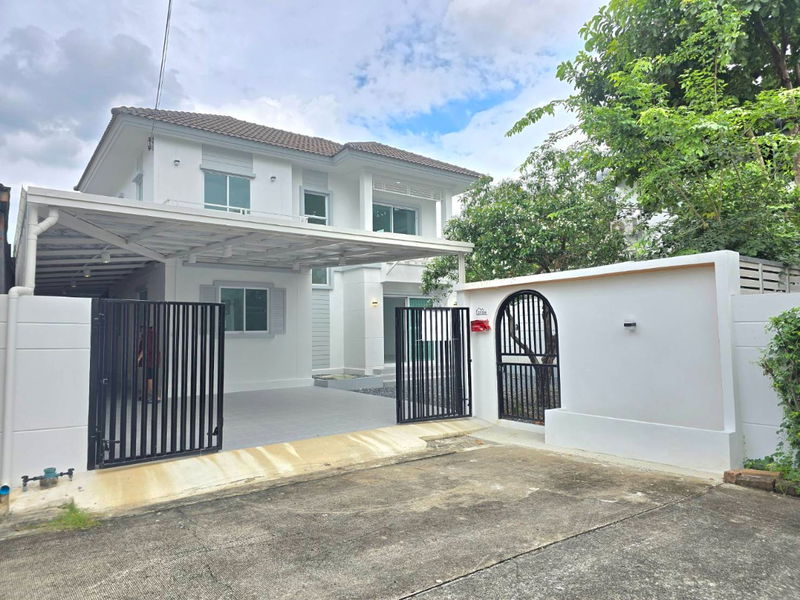 ขายบ้านเดี่ยว : หมู่บ้านพฤกษาวิลเลจ35 เดอะซีซั่น รังสิต-คลอง3 บ้านเดี่ยว ราคาถูกคุ้ม กว้างขวาง ทำเลดี แต่งใหม่พร้อมอยู่ หลังมุม สวยหรู สดใหม่