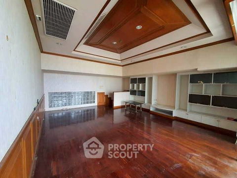3-BR Condo at Elephant Tower near BTS Ratchayothin (ID 2332575)