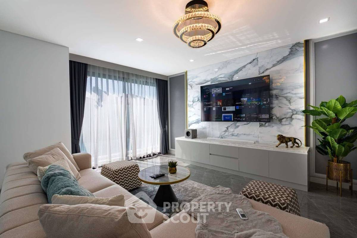 picture 5-BR Villa at View Point Pool Villa Pattaya close to Pattaya (ID 2108496) - 31/31
