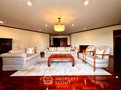 Condos for rent Khlong Toei : 3-BR Condo at Ruamsuk Condominium near BTS Thong Lor (ID 1955446)