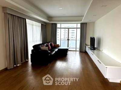 Condos for rent : 3-BR Condo at La Cascade Condominium near BTS Ekkamai (ID 1587096)