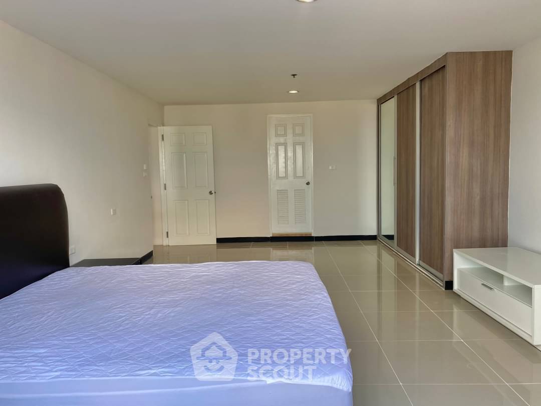 รูป คอนโด 2-ห้องนอน ที่ เดอะวอเตอร์ฟอร์ด ไดมอน ทาวเวอร์ สุขุมวิท ใกล้ BTS พร้อมพงษ์ (ID 1332373) - รูปที่ 4/18