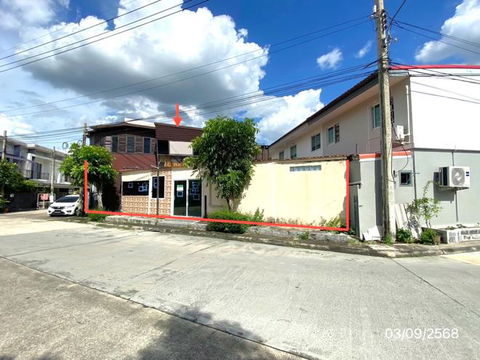 TOWN_HOUSE for sale  Bang Chan Khlong Sam Wa Bangkok