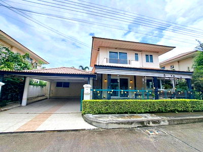 Houses for sale Min Buri : Supalai Park Ville Romklao-Suvarnabhumi "Single-family home for sale on a main road near the BTS Skytrain"